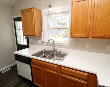 504 Noonday Court - Photo Thumbnail 7