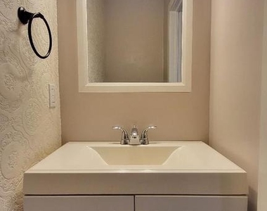 1728 N Stillman Street - Photo Thumbnail 11