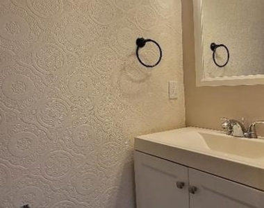 1728 N Stillman Street - Photo Thumbnail 10