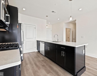 1148 N 2nd Street - Photo Thumbnail 4