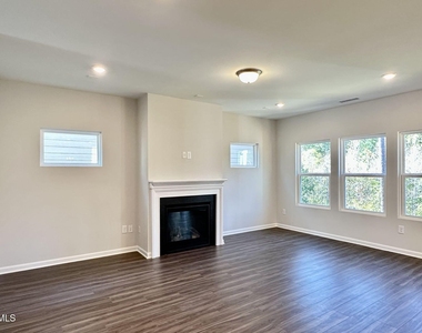 700 Sage Oak Lane - Photo Thumbnail 41