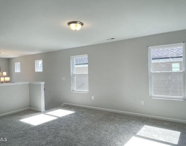 700 Sage Oak Lane - Photo Thumbnail 18