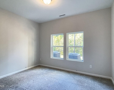 700 Sage Oak Lane - Photo Thumbnail 20