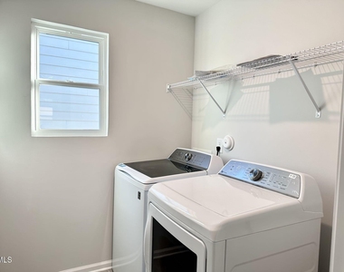700 Sage Oak Lane - Photo Thumbnail 34