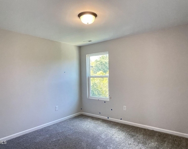 700 Sage Oak Lane - Photo Thumbnail 25