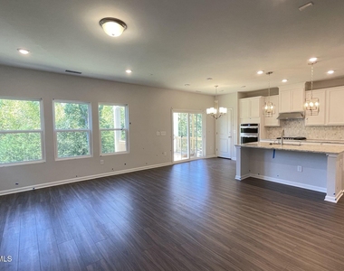 700 Sage Oak Lane - Photo Thumbnail 5