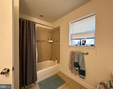 1815 N 18th Street - Photo Thumbnail 14