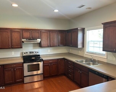 101 Killington Drive - Photo Thumbnail 5