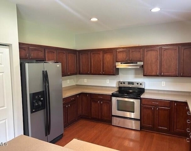 101 Killington Drive - Photo Thumbnail 4