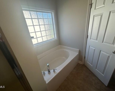 101 Killington Drive - Photo Thumbnail 14