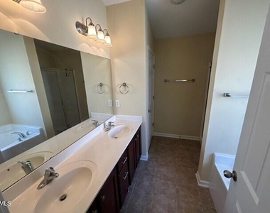 101 Killington Drive - Photo Thumbnail 12