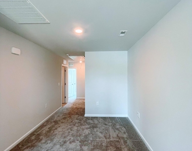 4921 Oolite Street - Photo Thumbnail 8