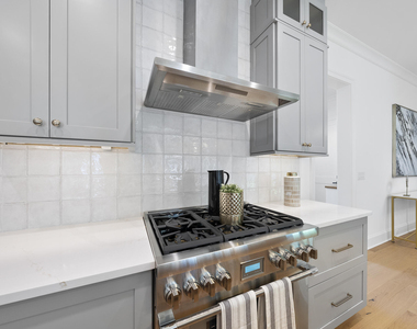 625 Glascock Street - Photo Thumbnail 3