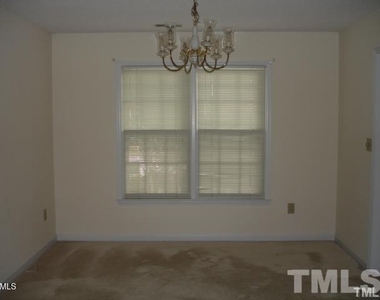 311 Wax Myrtle Court - Photo Thumbnail 3
