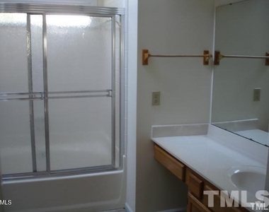 311 Wax Myrtle Court - Photo Thumbnail 6