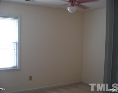 311 Wax Myrtle Court - Photo Thumbnail 7