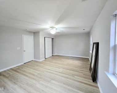 3010 Remington Oaks Circle - Photo Thumbnail 7