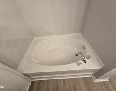 3010 Remington Oaks Circle - Photo Thumbnail 3