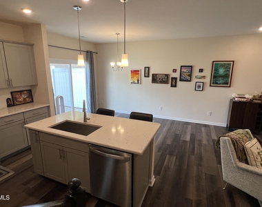 1176 Citadel Avenue - Photo Thumbnail 6
