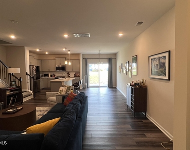 1176 Citadel Avenue - Photo Thumbnail 5