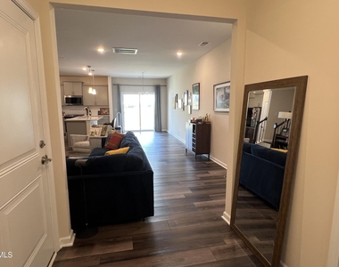 1176 Citadel Avenue - Photo Thumbnail 2