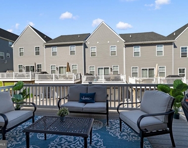 428 Hurst Street - Photo Thumbnail 16