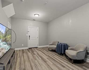 428 Hurst Street - Photo Thumbnail 34