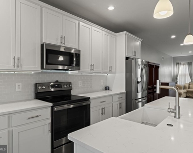 428 Hurst Street - Photo Thumbnail 13