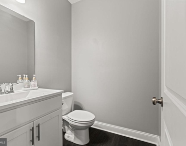 428 Hurst Street - Photo Thumbnail 10