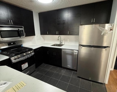 1030 E Lancaster Avenue - Photo Thumbnail 9