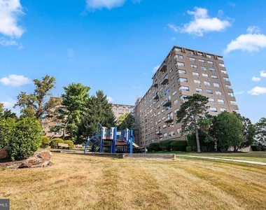 1030 E Lancaster Avenue - Photo Thumbnail 1