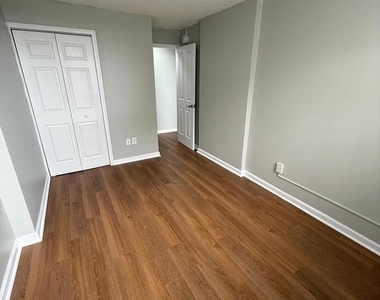 1030 E Lancaster Avenue - Photo Thumbnail 13