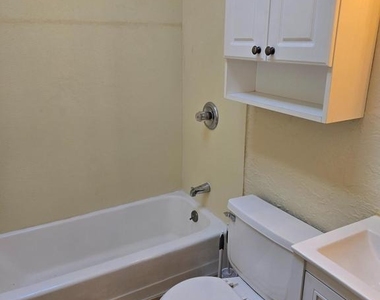 7129 Seaford Road - Photo Thumbnail 6