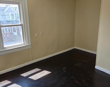 7129 Seaford Road - Photo Thumbnail 3