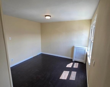 7129 Seaford Road - Photo Thumbnail 1