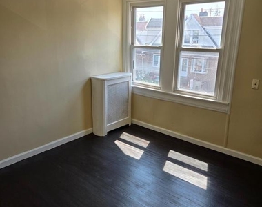 7129 Seaford Road - Photo Thumbnail 4