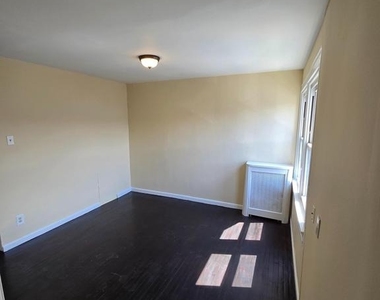 7129 Seaford Road - Photo Thumbnail 2
