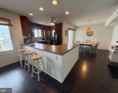 680 Newell Avenue - Photo Thumbnail 6