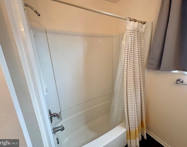 680 Newell Avenue - Photo Thumbnail 16
