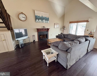 680 Newell Avenue - Photo Thumbnail 4