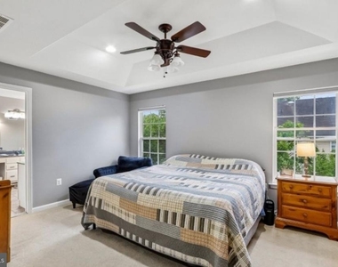 17 Miller Circle - Photo Thumbnail 14