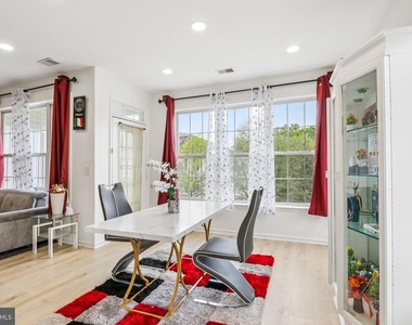 121 Kyle Way - Photo Thumbnail 9