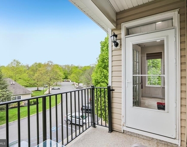 121 Kyle Way - Photo Thumbnail 32