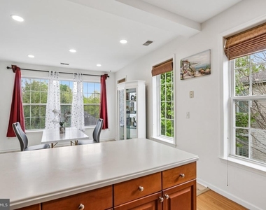 121 Kyle Way - Photo Thumbnail 14