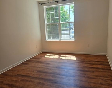 1115 Halifax Place - Photo Thumbnail 12