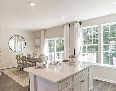 1105 Foster Drive - Photo Thumbnail 5