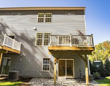 1105 Foster Drive - Photo Thumbnail 15