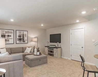 1105 Foster Drive - Photo Thumbnail 14