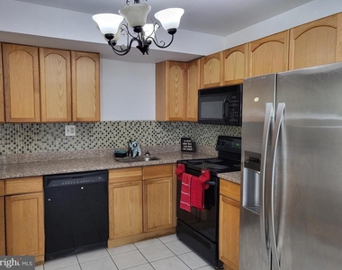 17 Roberts Place - Photo Thumbnail 5