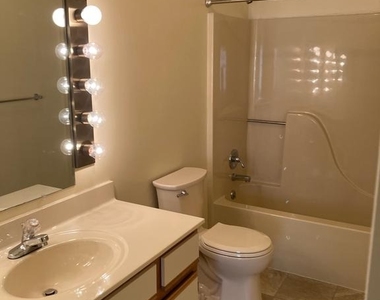 534 Pangborn Boulevard - Photo Thumbnail 8